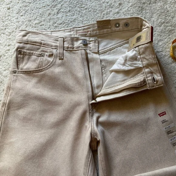 NWT Levi's Cinch Barrel High Rise Women's Jeans Size 27/31 - Picture 3 of 13
